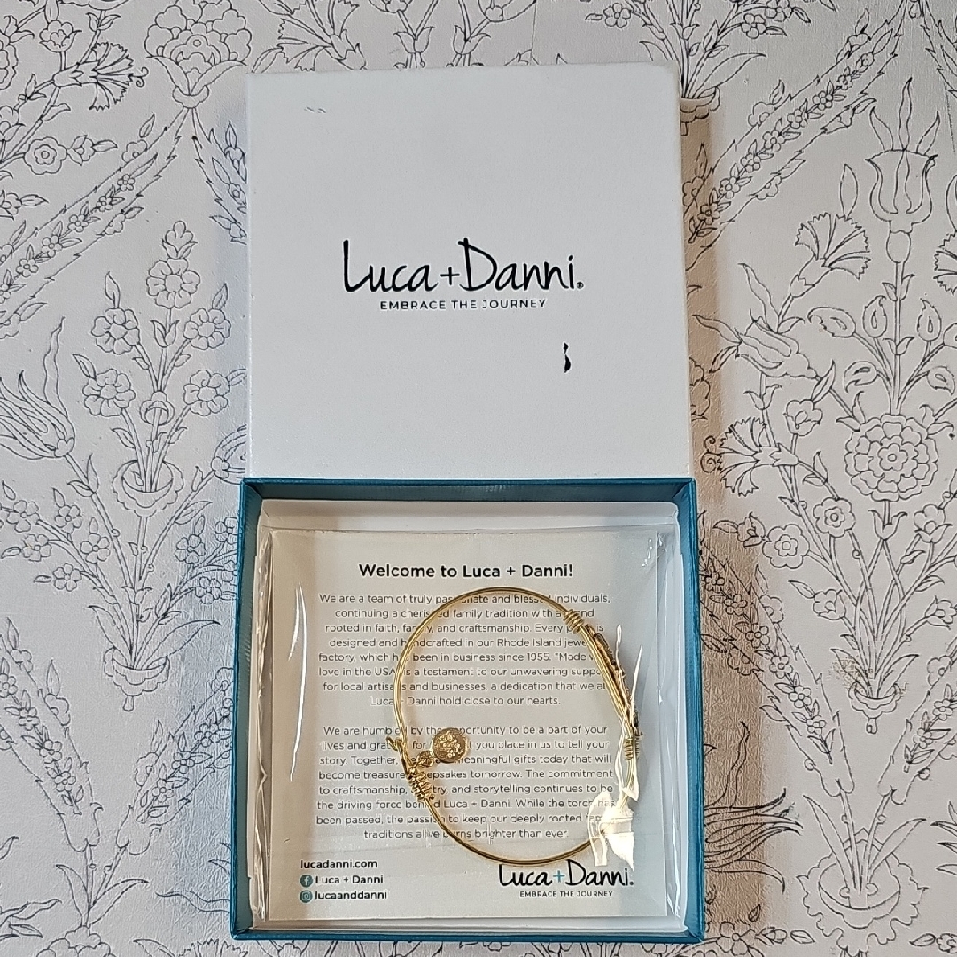Luca Danni Gold Charm Bracelet 28$